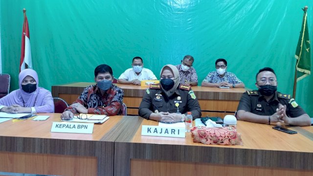 Suasana konfrensi pres di Kantor Kejaksaan Kabupaten Gowa, Kamis (03/02/2022) kemarin. (Chaerani)