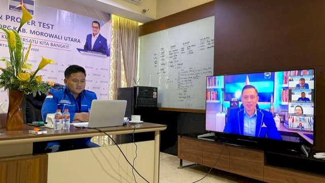 Calon Ketua DPC Partai Demokrat Kabupaten Morowali Utara, Hari Paramuda memaparkan visi-misinya di hadapan Ketua Umum Partai Demokrat Agus Harimurti Yudhoyono (AHY), saat mengikuti Fit And Proper Test secara virtual, Selasa (01/03/2022). (Foto. Republiknews.co.id)