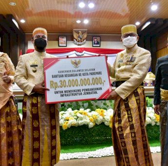 Andi Sudirman Serahkan Bantuan Rp 30 Miliar ke Taufan Pawe, Bangun Jembatan Kembar dan Jalan Lingkar Parepare