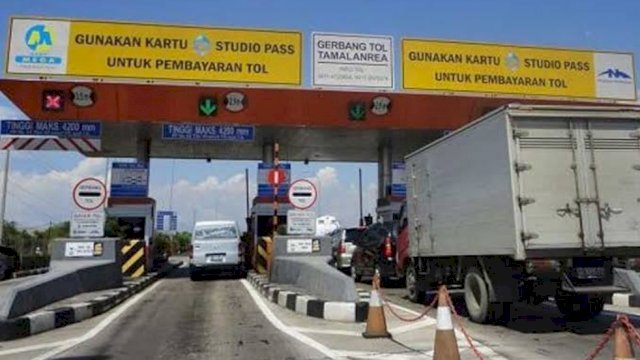 Pintu Tol Tamalanrea. (Ils)
