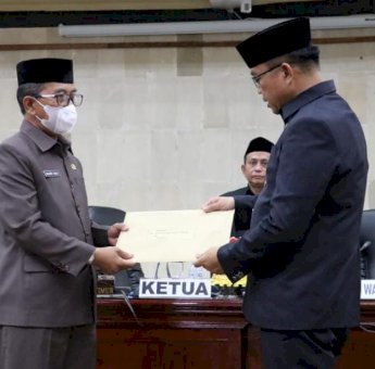 Sekda Luwu Timur Hadiri Paripurna Ranperda Perubahan APBD 2022