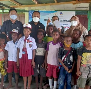 Siswa ke Sekolah Tanpa Alas Kaki, SD Nusantara I Merauke Undang Atensi Anggota DPR RI