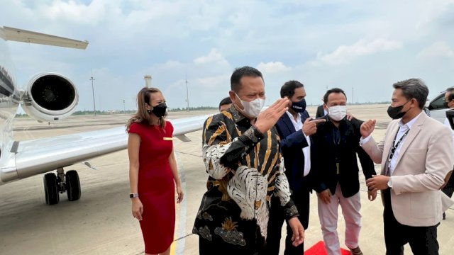 Ketua MPR RI, Bambang Soesatyo saat hadir dalam penandatanganan kerjasama fasilitas Bandara Internasional Jawa Barat, Kamis (03/03/2022). (Ist)
