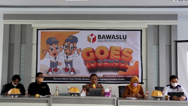Bawaslu Kabupaten Sidrap menggelar Kegiatan 'Bawaslu Go To School' yang dilaksanakan di Aula Kantor Kementerian Agama Sidrap, Sabtu (05/03/2022) kemarin.