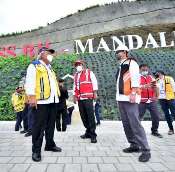 Tinjau Sirkuit Mandalika Jelang Race MotoGP, Menteri PUPR Tampilkan Estetika Penghijauan Koridor Jalan