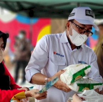 Durasi Empat Jam, Pasar Murah Pemprov Sulsel Ludes Diserbu Warga Makassar