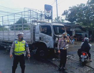 Truck Terbakar di Jalan Raya Serang, Ini Kronologisnya