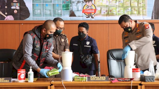 Barang Bukti Narkoba Jenis Sabu Diamankan di Polres Metro Jakarta Pusat, Selasa (8/3/2022). (Ist)