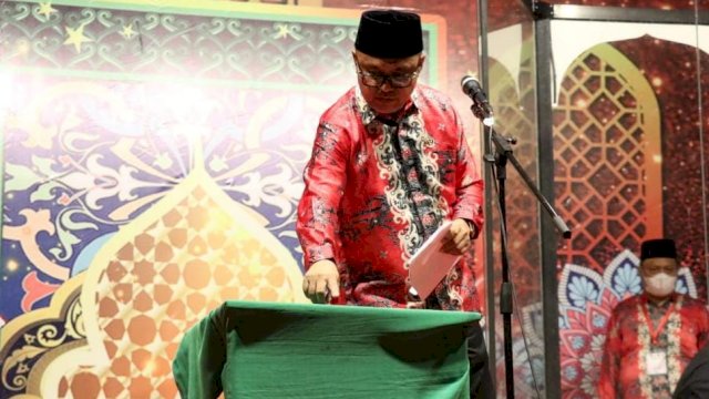 Bupati Luwu Timur, Budiman menekan Tombol Sirine sebagai Tanda dibukanya MTQ IX. (Istimewa)