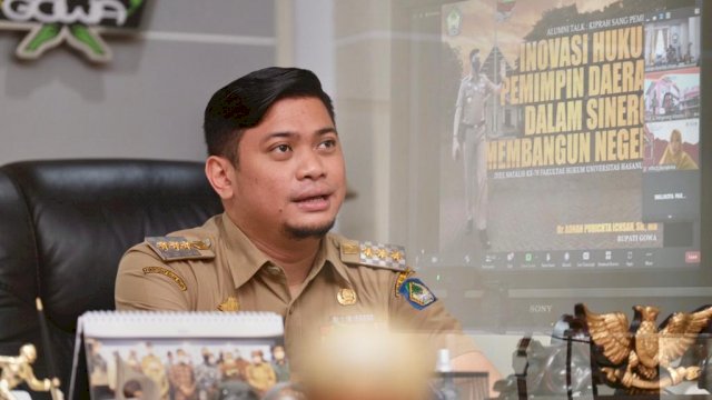 Bupati Gowa Adnan Purichta Ichsan saat menjadi narasumber di kegiatan Fakultas Hukum Unhas, kemarin. (Istimewa)