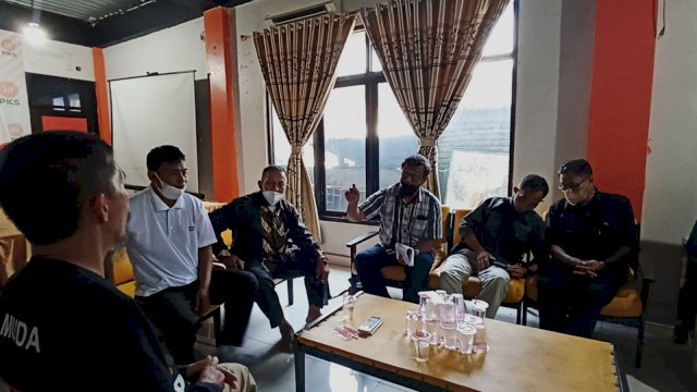 Sejumlah agen BPNT di Kabupaten Gowa saat melakukan pertemuan di Kantor PKS Kabupaten Gowa, di Jalan Malino, Kamis (10/03/2022). (Foto: Chaerani)
