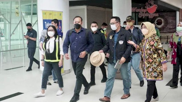 Gubernur Jawa Barat Ridwan Kamil Saat Tiba di Bandara Udara Sepinggan, Balikpapan (Istimewa)