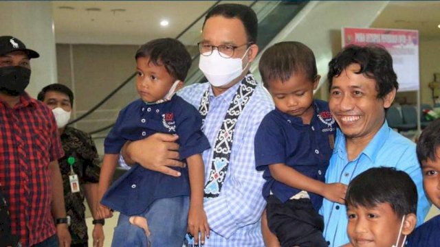 Gubernur DKI Jakarta Anies Baswedan, saat tiba di Bandar Udara Sepinggan Kota Balikpapan, Minggu (13/03/2022) kemarin. (Istimewa)