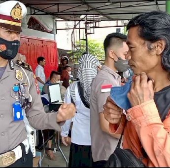 Sat Lantas Polres Sidrap Gelar Razia Kelengkapan Kendaraan Sekaligus Vaksinasi Pengguna Jalan