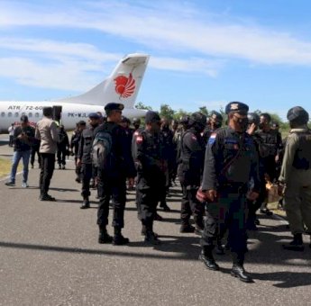 Bantu Pemulihan Situasi Pasca Kerusuhan di Yahukimo Papua, 2 Peleton Brimob Diterjunkan
