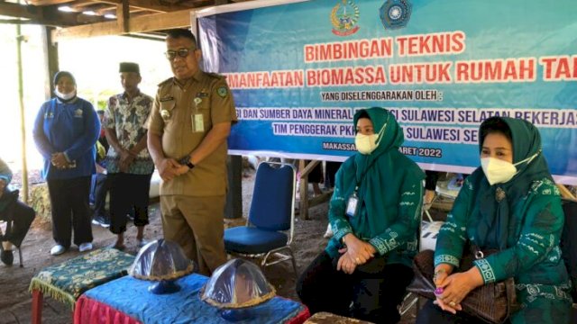 Bimbingan Teknis Pemanfaatan Biomassa untuk Rumah Tangga, di Desa Sambueja, Kabupaten Maros, Selasa (15/03/2022). (Istimewa)