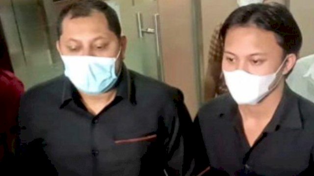 Rizky Febian usai diperiksa selama 4 jam di Bareskrim Polri terkait TPPU Doni Salmanan, Rabu (16/3/2022). (Foto: Istimewa)