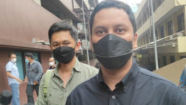 Youtuber Arief Muhammad tiba digedung Bareskrim Polri, Kamis (17/03/2022). (Ist)