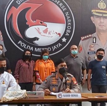 Ini Dia DJ Chantal Dewi Jadi Tersangka Karena Positif Konsumsi Sabu