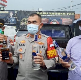 Jelang Bulan Ramadhan Polsek Palmerah Jakbar Grebek Penjual Miras, Ini Hasilnya