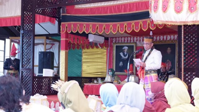 Menteri Koordinator Bidang Pengembangan Manusia dan Kebudayaan (Menko PMK) RI Muhadjir Effendy, saat memberikan sambutan di Istana Balla Lompoa Kabupaten Gowa, Kamis (17/03/2022). (Istimewa)