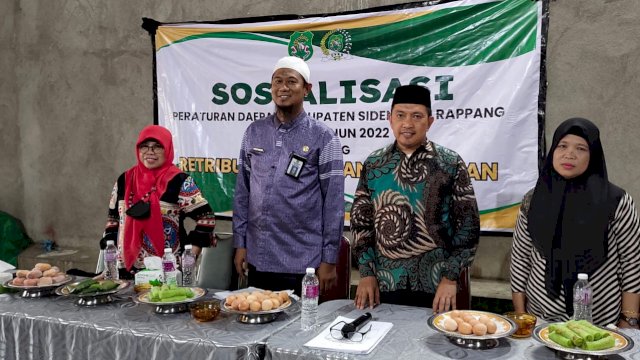 Anggota DPRD Kabupaten Sidrap Pathuddin, saat menggelar sosialisasi Peraturan Daerah tentang retribusi Pelayanan Kesehatan di Desa Bulo Wattang, Kecamatan Pancarijang, Kabupaten Sidrap, Sulawesi Selatan, Jumat (18/03/2022). (Istimewa)