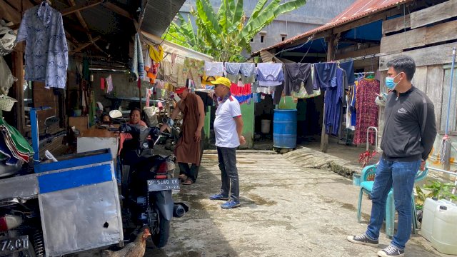 Wakil Wali (Wawali) Koa Palopo Rahmat Masri Bandaso (RMB) mengunjungi masyarakat di Jl Ahmad Razak, Kompleks Cempaka, Minggu (19/3/2022).