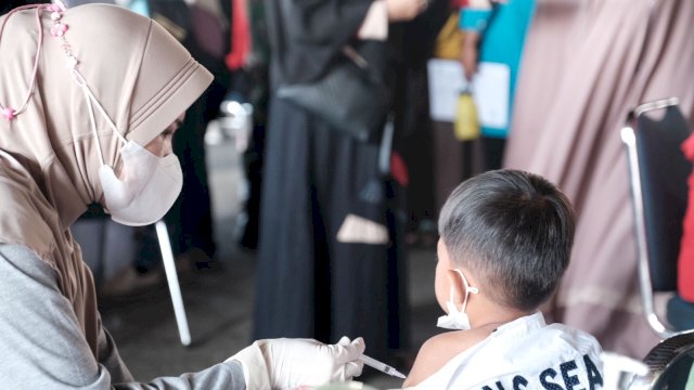 Pelaksanaan vaksinasi Covid-19 yang dilaksanakan Pemkab Gowa bersama sejumlah pihak diikuti masyarakat dengan antusias. (Istimewa)