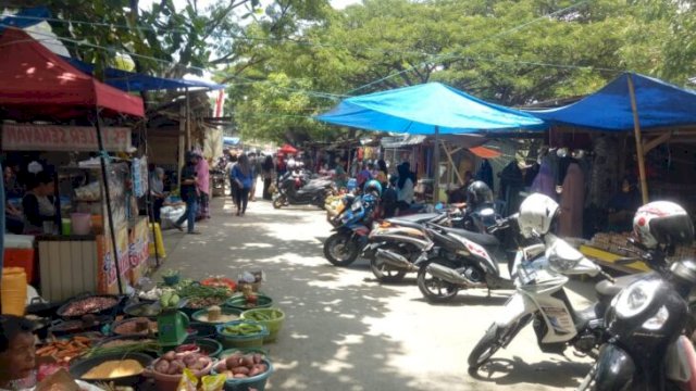 Penjual di Pasar Sentral Soppeng Dipindahkan Sementara