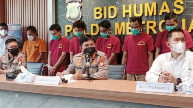 Konferensi pers Polda Metro Jaya terkait penangkapan 6 pelaku spesialis Curanmor, Senin (21/03/2022). (Foto. Wahyu Widodo/Republiknews.co.id)