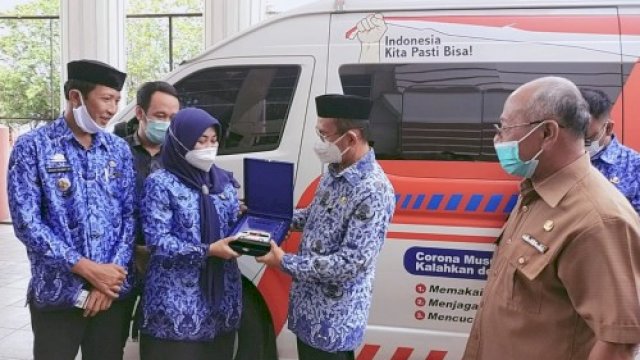 Penyerahan Mobil PCR di Halaman Kantor Bupati Kabupaten Jeneponto, Sulawesi Selatan beberapa waktu lalu. (Istimewa)