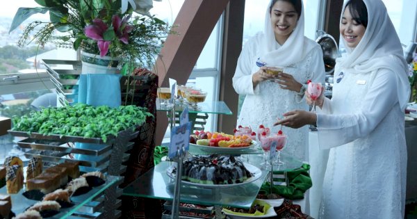 Buka Puasa di ON20 Aston Makassar, Pengunjung Dapat Nikmati Sunset Pantai Losari