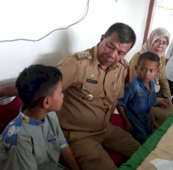 Dua Anak Korban Deportasi Akan Dibiayai Bupati Bulukumba Hingga Kuliah