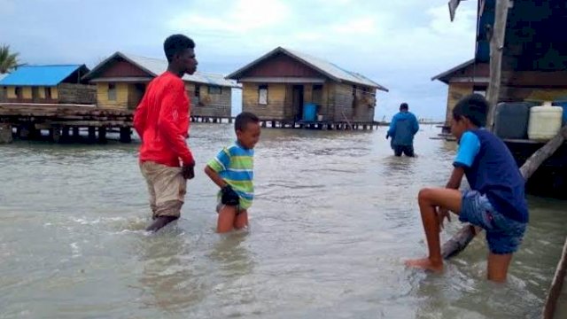 Suasana banjir ROB di distrik Waan, kabupaten Merauke beberapa waktu lalu. (Foto. Polda Papua)