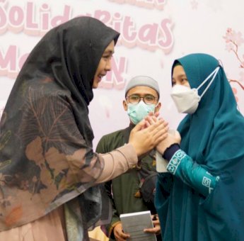 Ikuti Kajian Islami bersama Ustadzah Oki Setiana Dewi, Naoemi Octarina: Siapkan Fisik, Mental dan Iman yang Tangguh Sambut Ramadan
