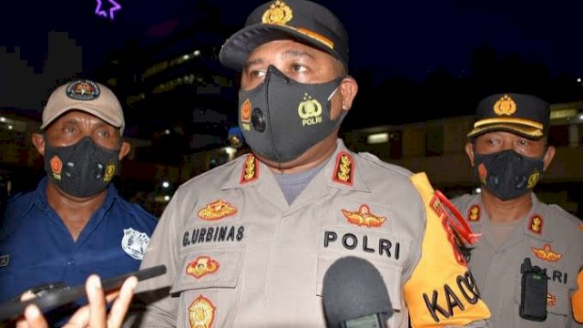 Kapolresta Jayapura Kombes Pol Gustav Urbinas, memberikan keterangan kepada wartawan, Kamis (25/03/2022). (Istimewa)