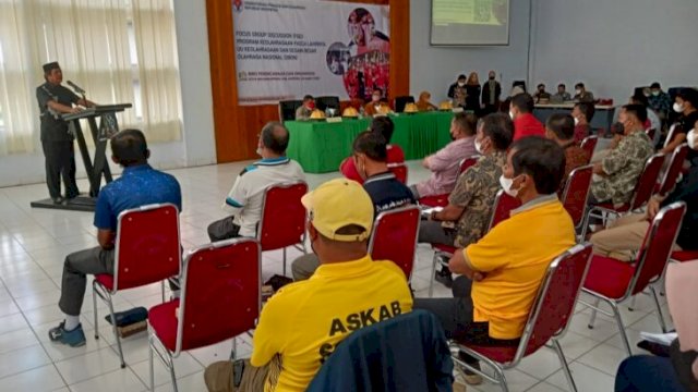 Bupati Soppeng Andi Kaswadi Razak, memberikan sambutan saat menghadiri Forum Group Discussion (FGD) program keolahragaan pasca lahirnya UU keolahragaan Nasional (DBON), berlangsung di Kantor Gabungan Dinas Kabupaten Soppeng, Jumat (25/03/2022). (Foto: Yusuf/Republiknews.co.id)