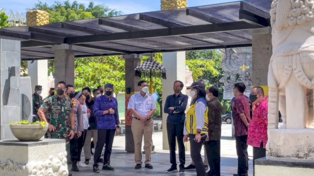 Presiden RI Joko Widodo (Jokowi) saat meninjau kawasan Garuda Wisnu Kencana (GWK), Bali, Jumat (25/3/2022). (Foto: Istimewa)