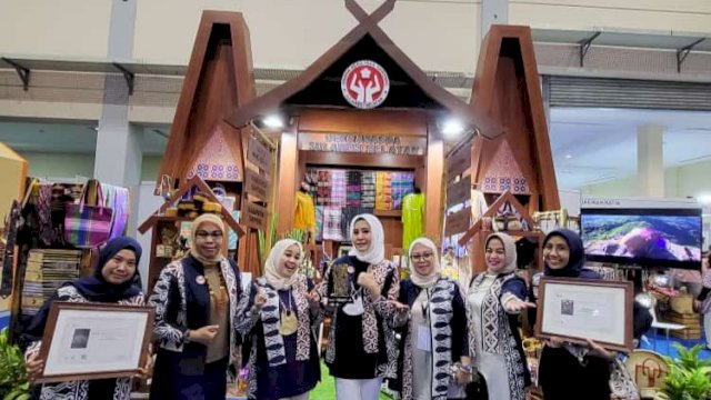 Stand Dewan Kerajinan Nasional Daerah (Dekranasda) Sulsel menjadi stand terbaik dalam event International Handicraft Trade Fair (Inacraft) Tahun 2022, yang diselenggarakan di Balai Sidang Jakarta Convention Center (JCC), Rabu, 23 - 27 Maret 2022. (Istimewa)