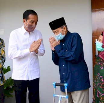Presiden Jokowi Jenguk Buya Syafii di Kediaman Kabupaten Sleman