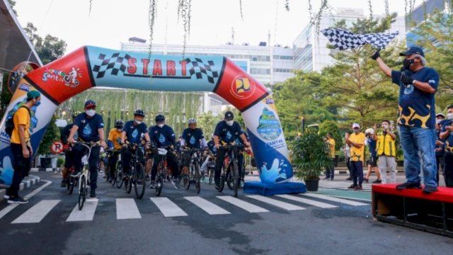 Menteri PUPR Basuki Hadimuljono saat Membuka Acara Sepeda Santai di Hari Air Dunia minggu (27/3/2022). (Istimewa)