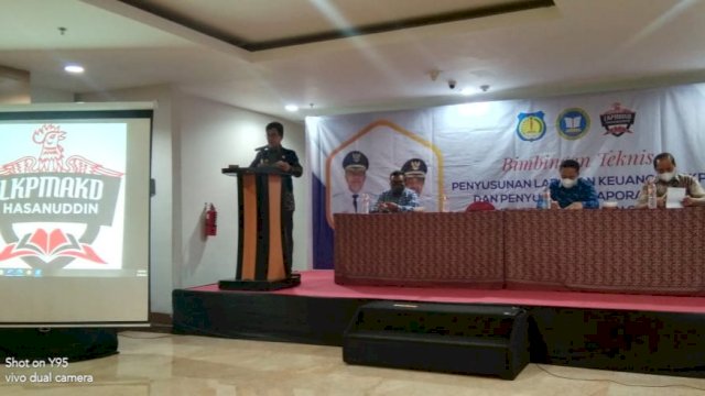 Wakil Bupati Kepulauan Selayar Syaiful Arif, memberikan sambutan saat Bimbingan teknis (Bimtek) penyusunan laporan keuangan SKPD dan penyusunan laporan BMD Lingkup Pemerintah Kabupaten Kepulauan Selayar, berlangsung di Hotel Swiss Bell In Panakkukang, Kota Makassar Sulawesi Selatan, Sabtu (26/03/2022). (Istimewa)