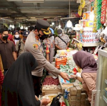 Pastikan Stok Aman Selama Ramadhan, Kapolres Berau Tinjau Ketersediaan Bahan Pokok di Pasar