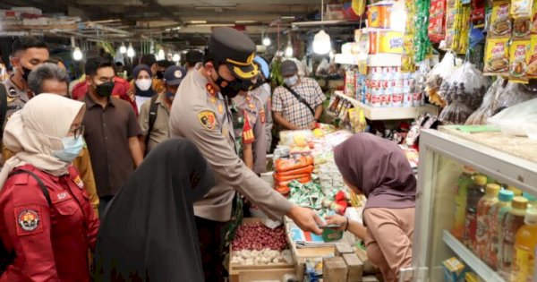 Pastikan Stok Aman Selama Ramadhan, Kapolres Berau Tinjau Ketersediaan Bahan Pokok di Pasar