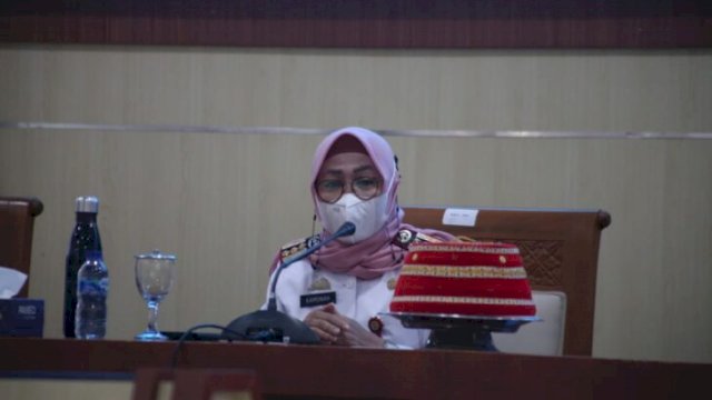 Sekda Kabupaten Gowa, Kamsina saat membuka sosialisasi program Kredit Pemilikan Rumah dengan skema Tapera di Baruga Karaeng Galesong, Kantor Bupati Gowa, Rabu (30/03/2022). (Ist)