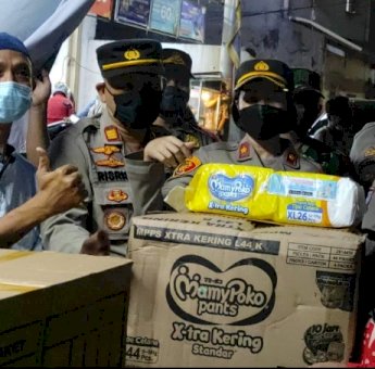 Polres Metro JakBar Peduli Korban Kebakaran, Salurkan 100 Paket Sembako