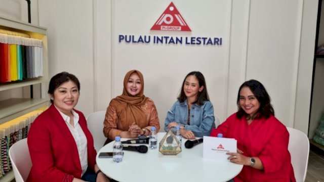 Marketing Director Pulau Intan Lestari, Merryta dan Ketua UKM IKM Nusantara Hj. Chandra Manggih Rahayu, dalam Virtual Press Conference Opening Pulau Intan Lestari Store.