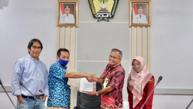 Kepala Dinas Komunikasi Informatika Statistik dan Persandian Kabupaten Gowa Arifuddin Saeni saat menerima kunjungan Komisi Informasi Sulawesi Selatan di Peace Room A'Kio, Kantor Bupati Gowa, Jalan Masjid Raya, Kota Sungguminasa, Kamis (31/03/2022). (Ist)