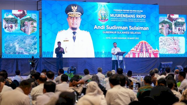 Gubernur Sulsel Andi Sudirman Sulaiman, memberikan sambutan saat Musrembang Daerah dalam RKPD Tahun 2023 di Hotel Claro Makassar, Rabu (30/03/2022). (Istimewa)