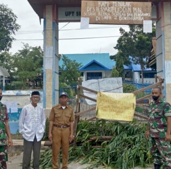 Tuntut Kepsek Mundur, Guru SMP Negeri 2 Jeneponto Gelar Aksi Tutup Sekolah